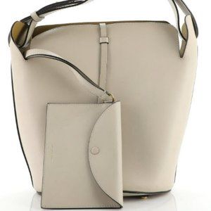 Burberry Supple Bucket Bag Leather Large